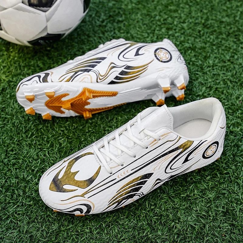 

New TF/FG High Quality Professional Fast Grass Soccer Shoes Ultralight Training Studded Football Boots Mens Football Field Boots