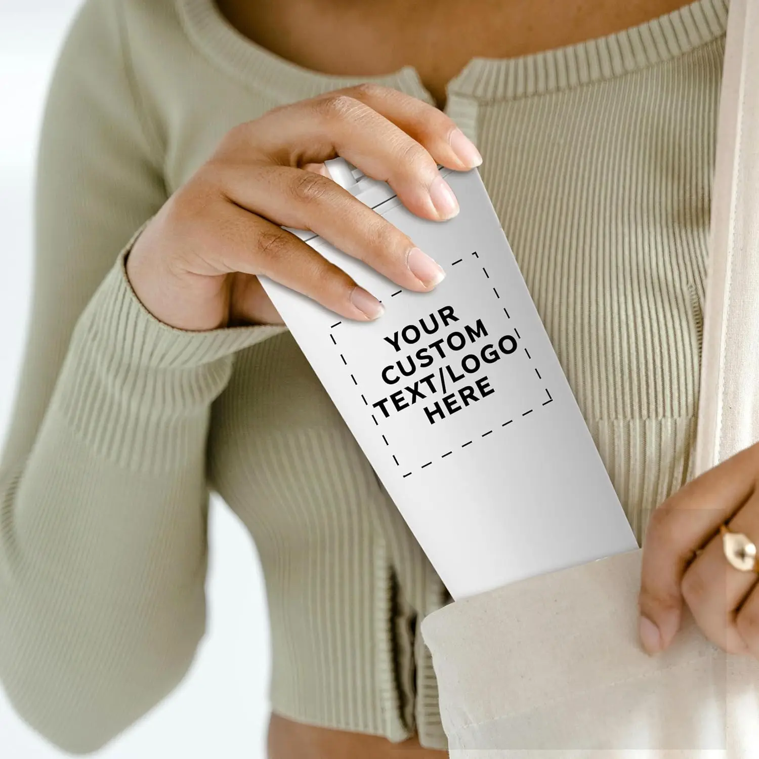 أكواب بلاستيكية مخصصة من كيناي مع قش 24 أونصة، مجموعة من 12 قطعة، عبوة كبيرة مخصصة مثالية للمشغول باللون الأبيض المعزول #6