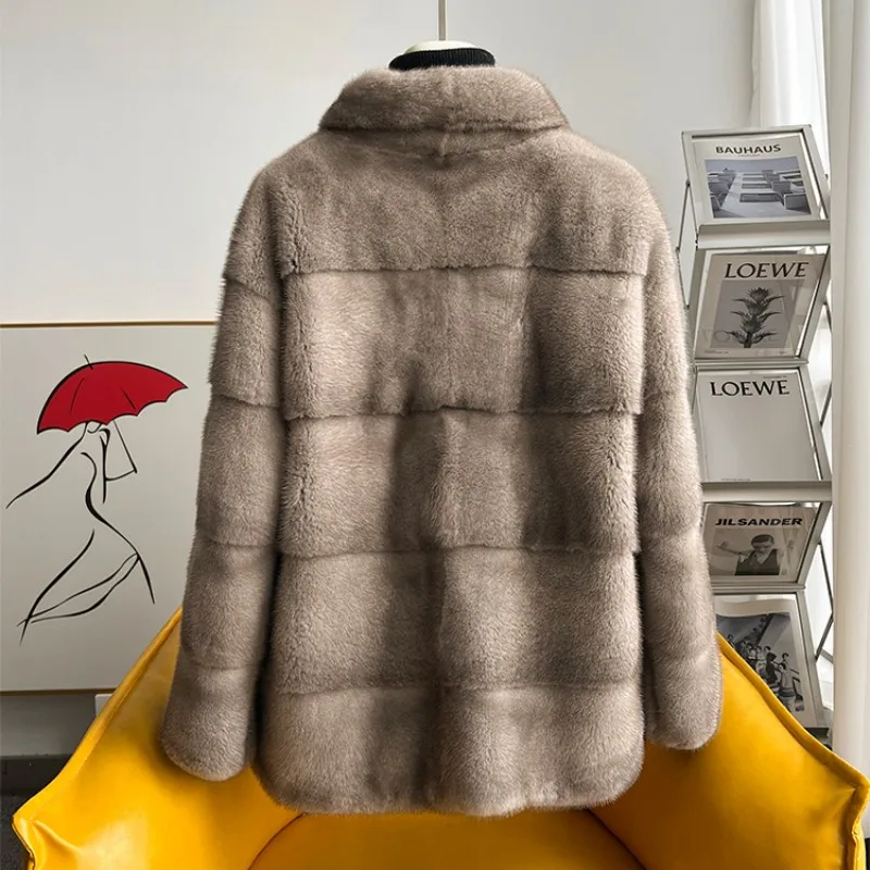 Pelliccia di visone Cappotto corto da donna Maniche lunghe Vera giacca di pelliccia naturale Autunno Inverno Popolare Giacca di pelliccia di visone sottile Nuova moda