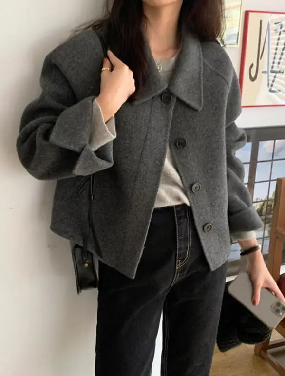 

2025 Winter Casual Vacation Style Women's Button Up Long Sleeved Jacket Solid Color Lapel Temperament Elegant Short Coat Jacket