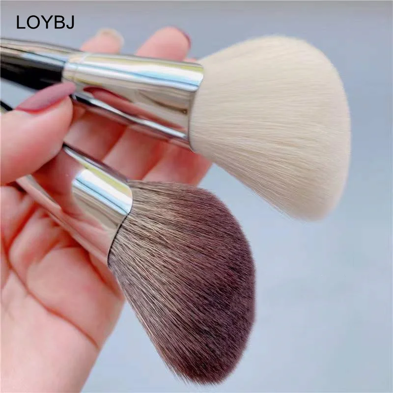 LOYBJ Face Contour Makeup Brushes Fan-shaped Professional Powder Blush Highlighter Bronzer V Face Silhouette Cosmetic Brush Tool