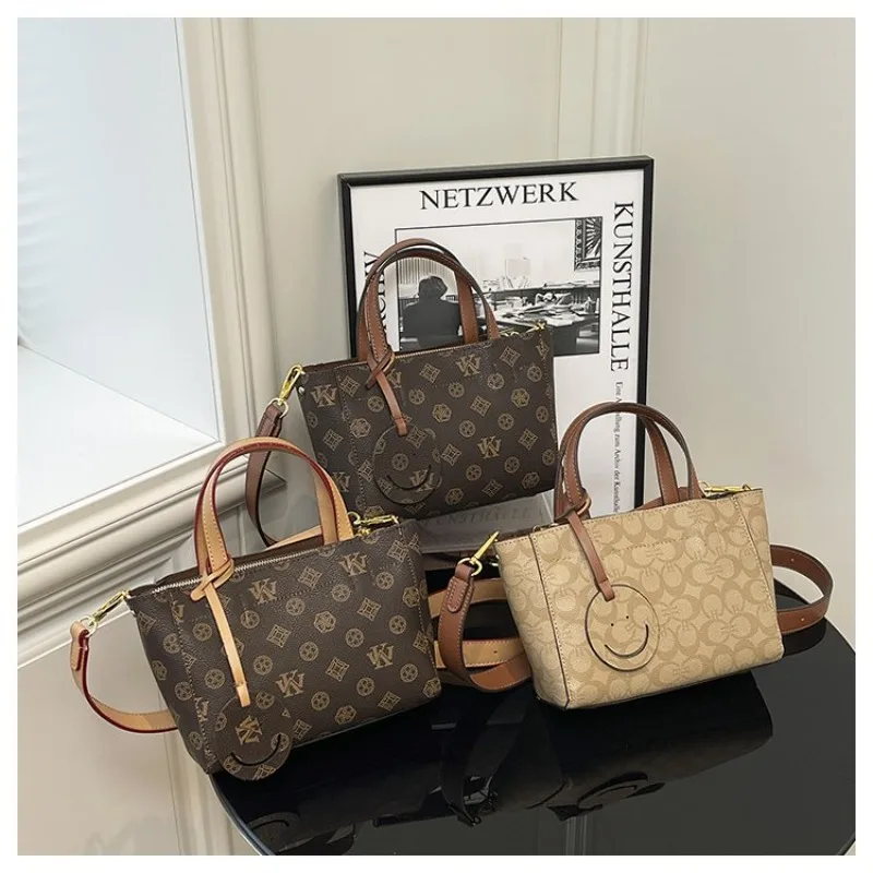 

Classic Designer Paris Diaper Bag Luxury Tote Unique Leisure Business Solid Color Vintage Crossbody Purse For Ladies