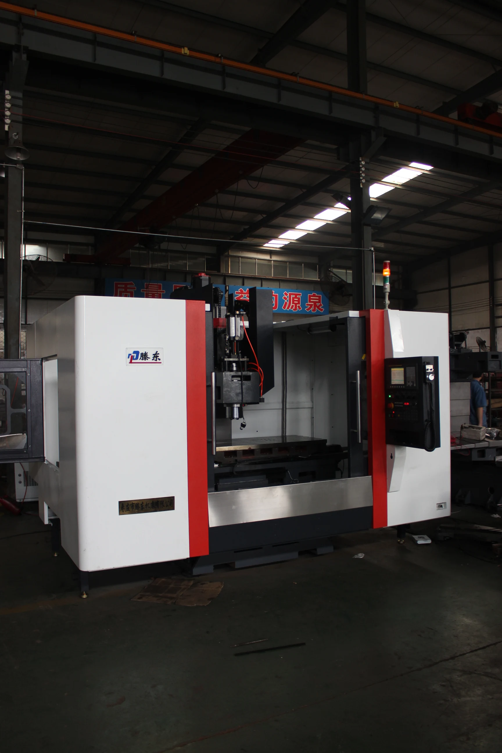 Chinese Credible Supplier Metal CNC Milling Machining Center VMC1060 Cnc Milling Machine Malaysia