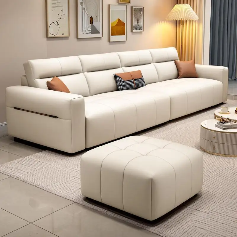 شقة صغيرة لغرفة المعيشة ذات صف مستقيم بسيط وحديث