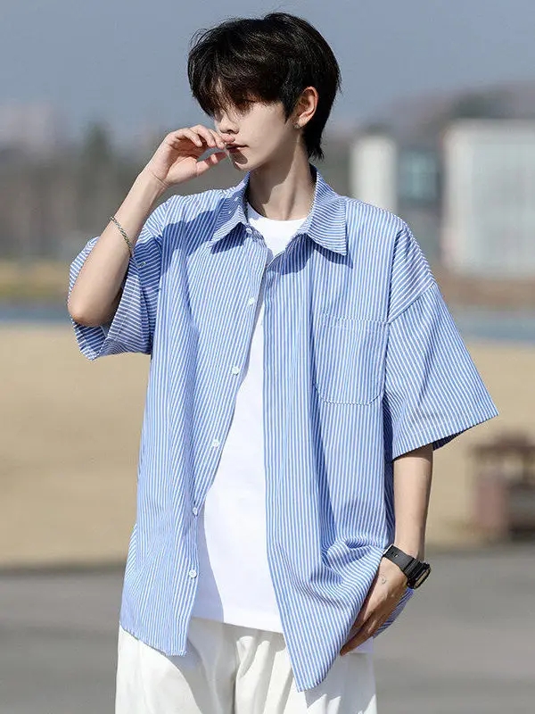 

Loose Casual Blue Vertical Striped Men's irt ort Sve Thin Outerwear Youthful Sle Summer Breathable American Sle