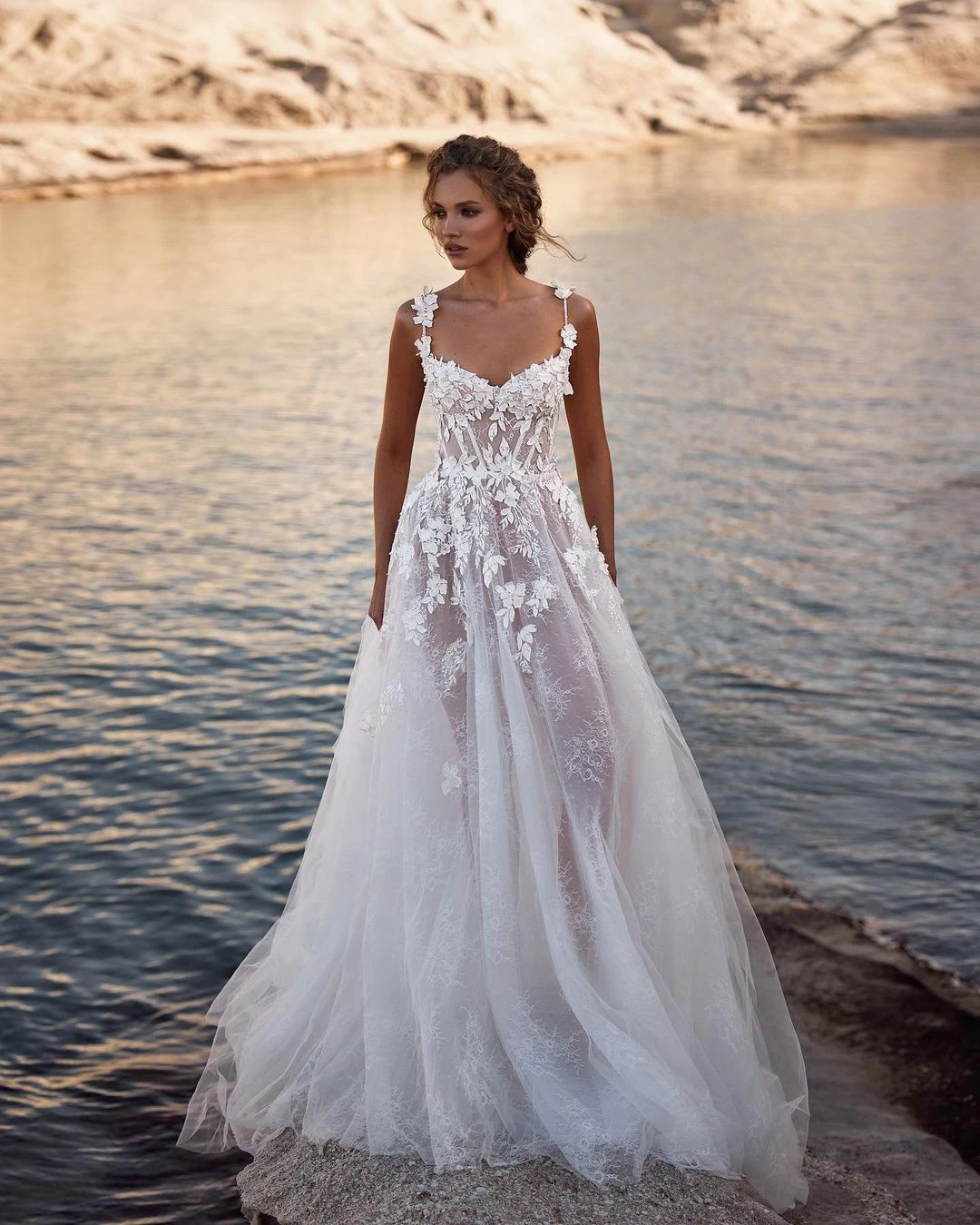 Dreamlike 3D Lace Applique abiti da sposa Boho A Line Sexy scollo A V Side Split abiti da sposa per feste formali Bohemia Vestido