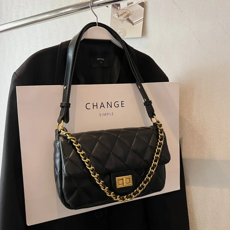 

Stylish Women Messenger Bag Simple Casual Design Also Functions As An Excellent And Spacious Diaper Bag