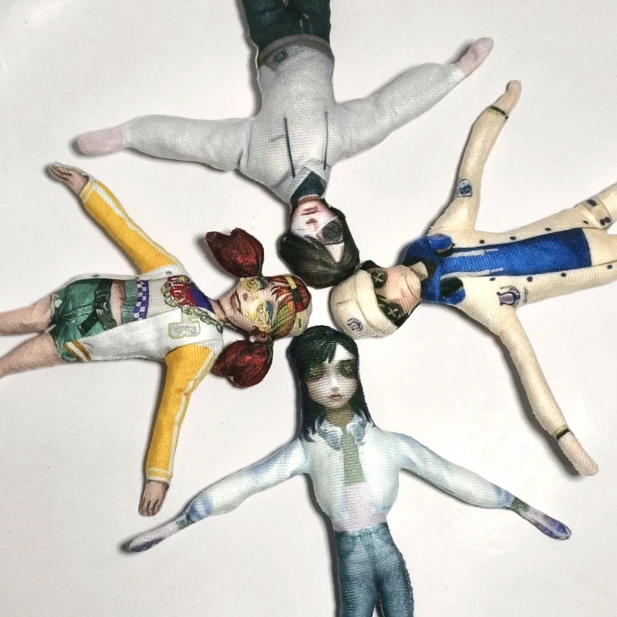 28 centimetri Gioco Identità V Peluche Bambola Anime Naib Subedar Qi Shiyi Luca Balsa Figura Morbida Farcito Giocattolo Cosplay per il Regalo