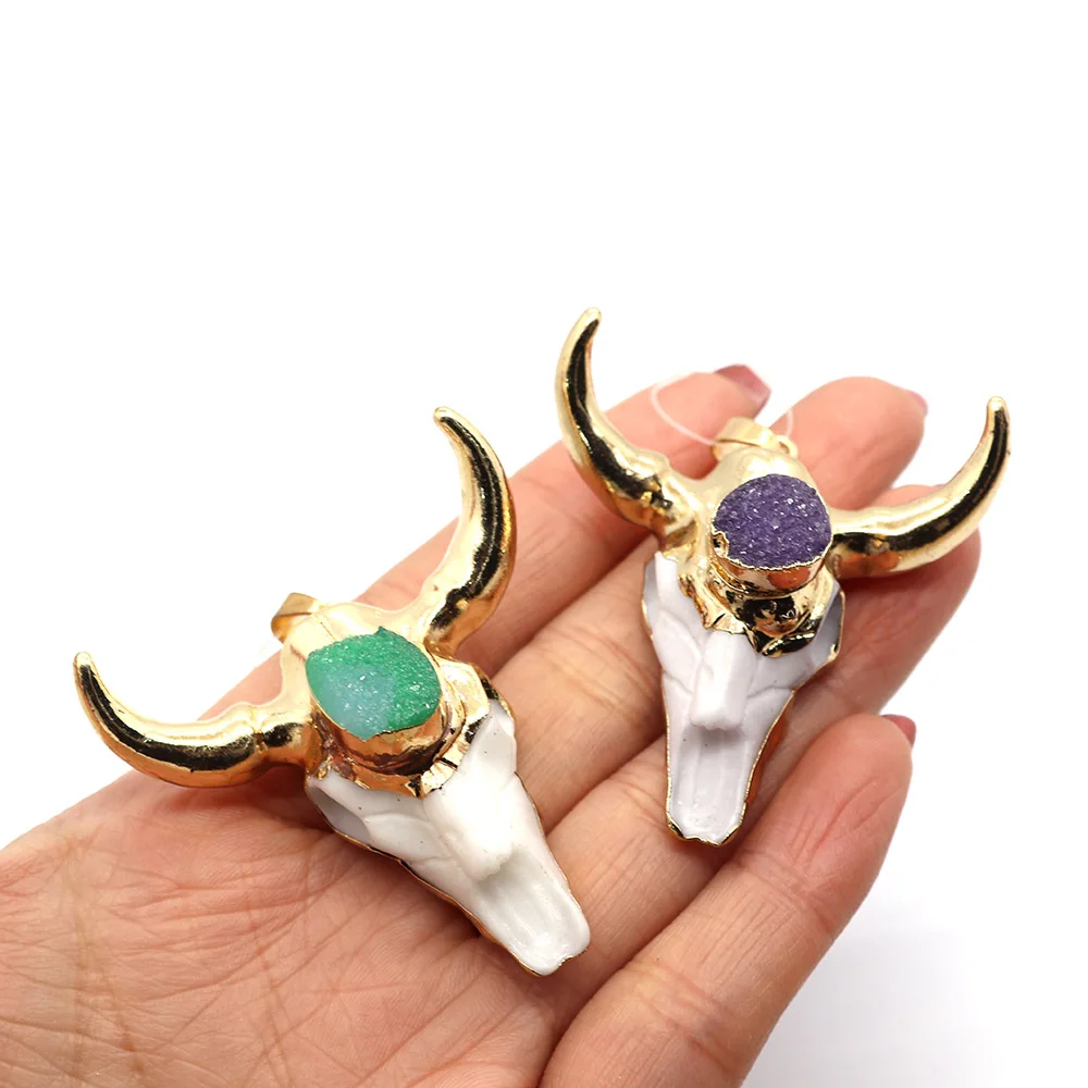 

Beautiful Resin Bull Head Pendant 47x47mm Inlaid Crystal Bud Vintage Charm Jewelry Making DIY Necklace Earring Accessories