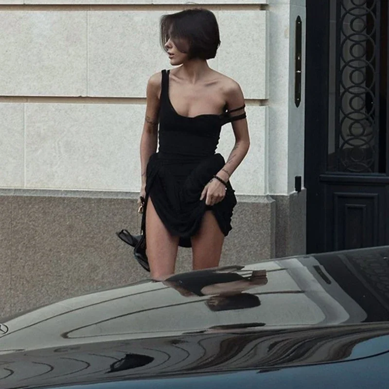 Geraffte Hohe Taille Hosenträger Kleid Weibliche Ärmel Unregelmäßigen Saum Kurzes Kleid Neue Weibliche Schwarz Abend Party Kleid