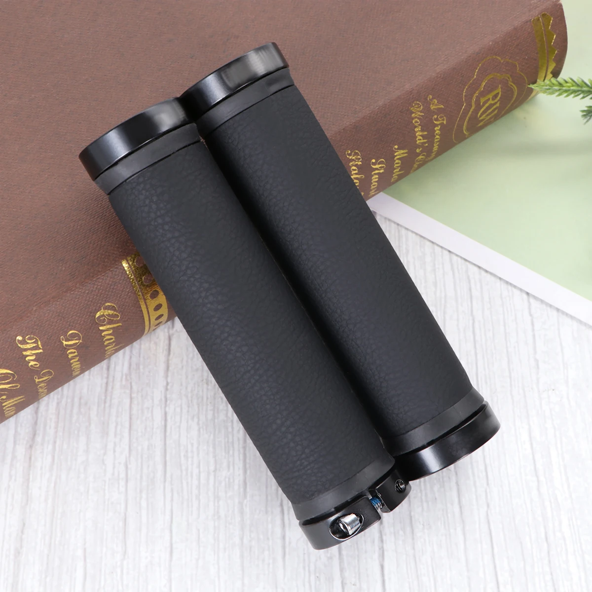

Round Locking Handlebar Grips Anti-Slip Cycling Ergonomic Design Premium Material Rain Safety Bike Cover Wear Resistant Comfort