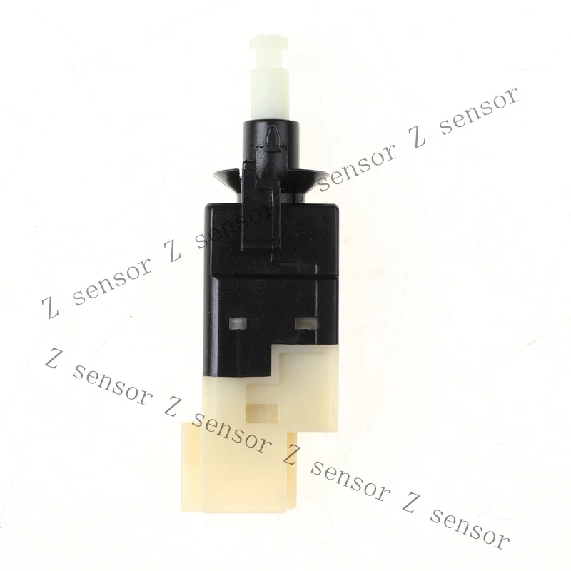 Z+ Brake Light Switch For Mercedes W168 W169 W245 Sprinter 903 4 pin A0015453809