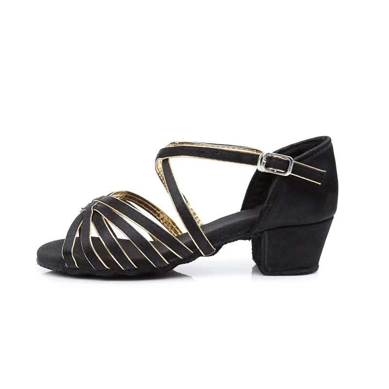 XIHAHA Zachte zolen Meisje Dansschoenen Kind Ren Lage Hak Dames Vrouwen Latin Ballet Schoenen Professionele Vrouw Dansschoenen Sandalen