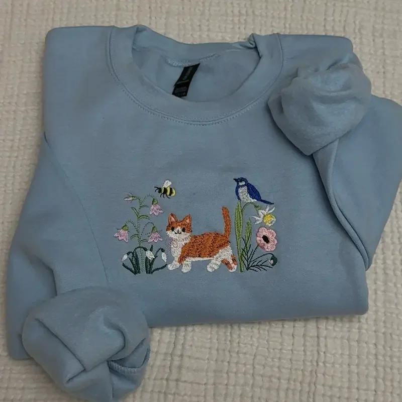 Cat Bee Bird Embroidered Sweatshirt Casual Autumn Winter Wear Comfortable Cotton Trendy Unisex Loose Fit Streetwear Style Soft