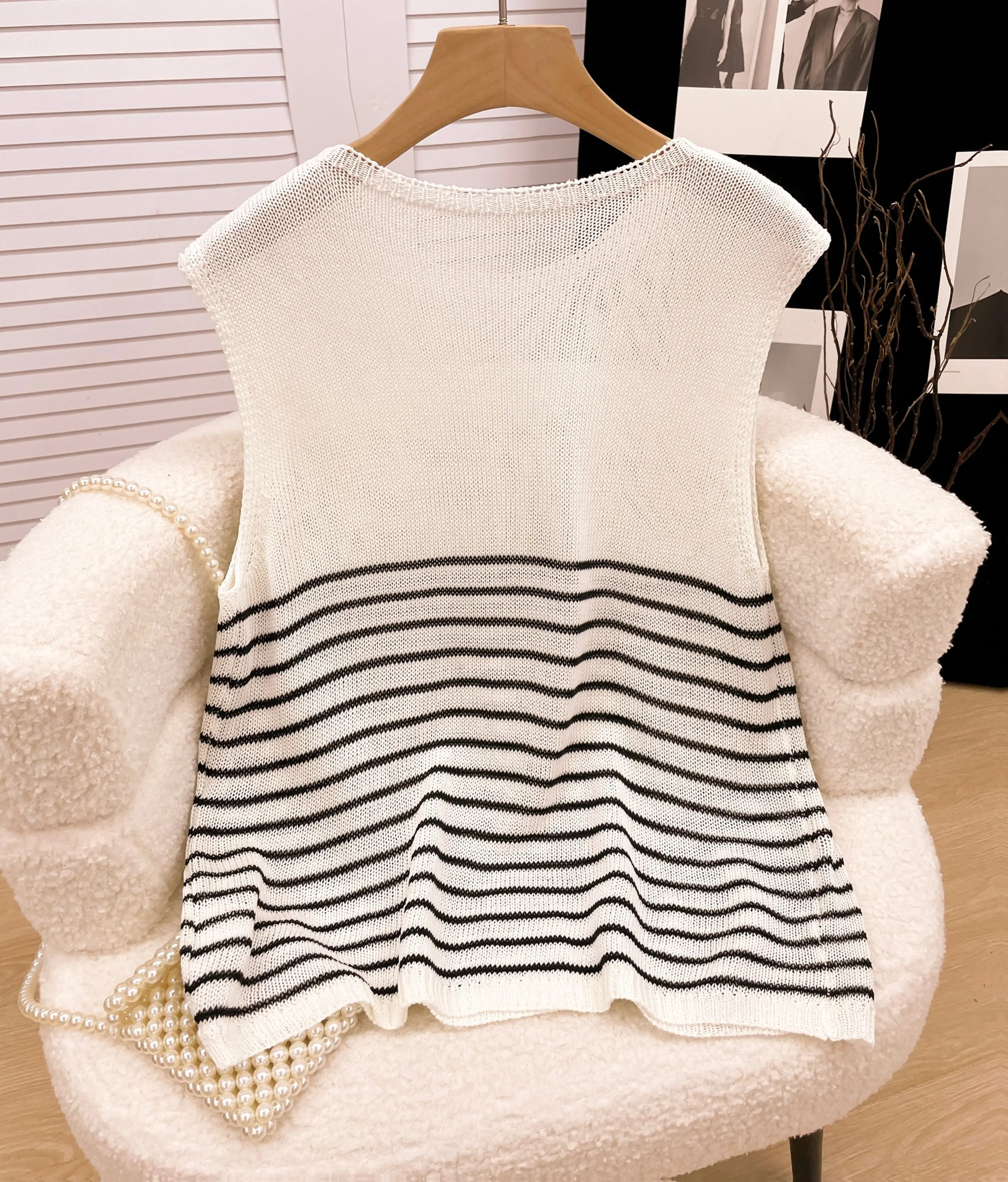 Women's Spring Summer Knit Vest with Striped Color-Block Design, Round Neck, Street Style Casual Layering Top Sweater Vest