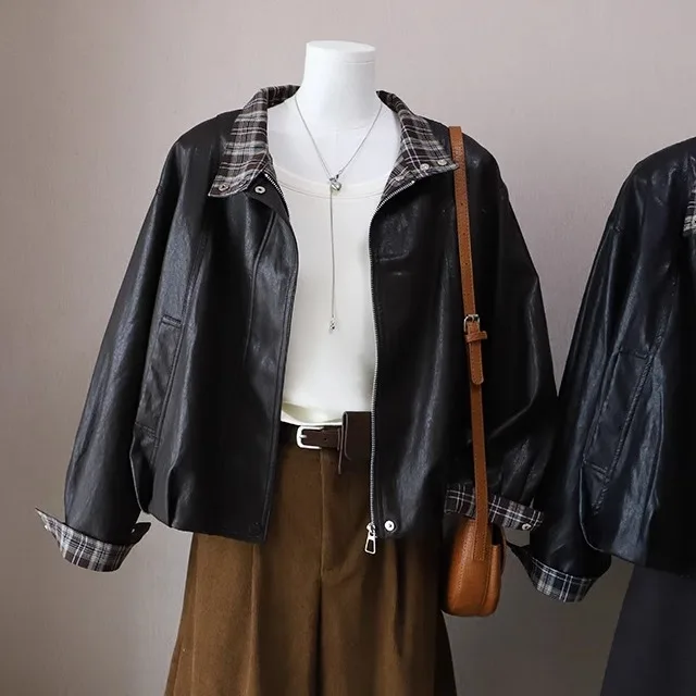 레트로 홍콩 스타일 여성 가죽 재킷 봄 가을 체크 무늬 스플라이싱 플립 칼라 모터사이클 재킷 탑