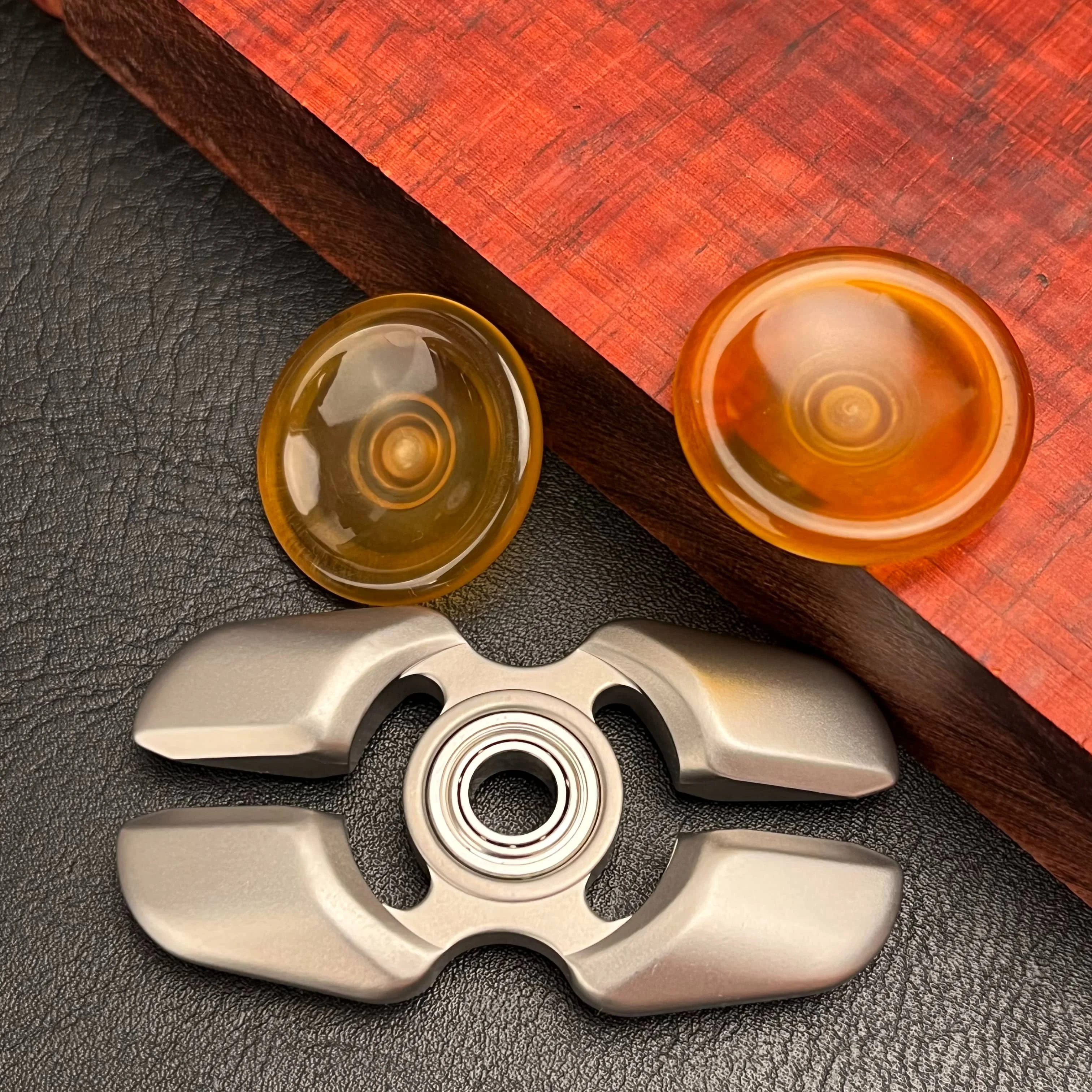 The X Oupai PEI Fidget Spinner Gyroscope en acier inoxydable, jouet anti-Stress, jouets Fidget pour adultes