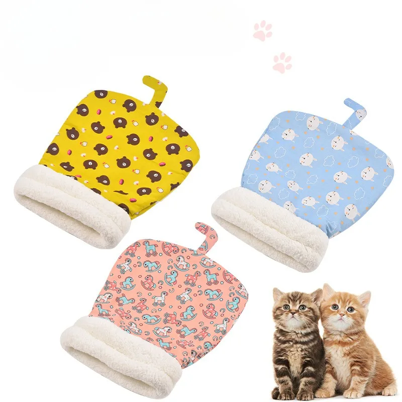 Cat Sleeping Bags Lamb Plush Thickened Pocket Warm Semi-enclosed Soft Hole Bed Winter Portable Pet Cat Nest Quilt Wholesale