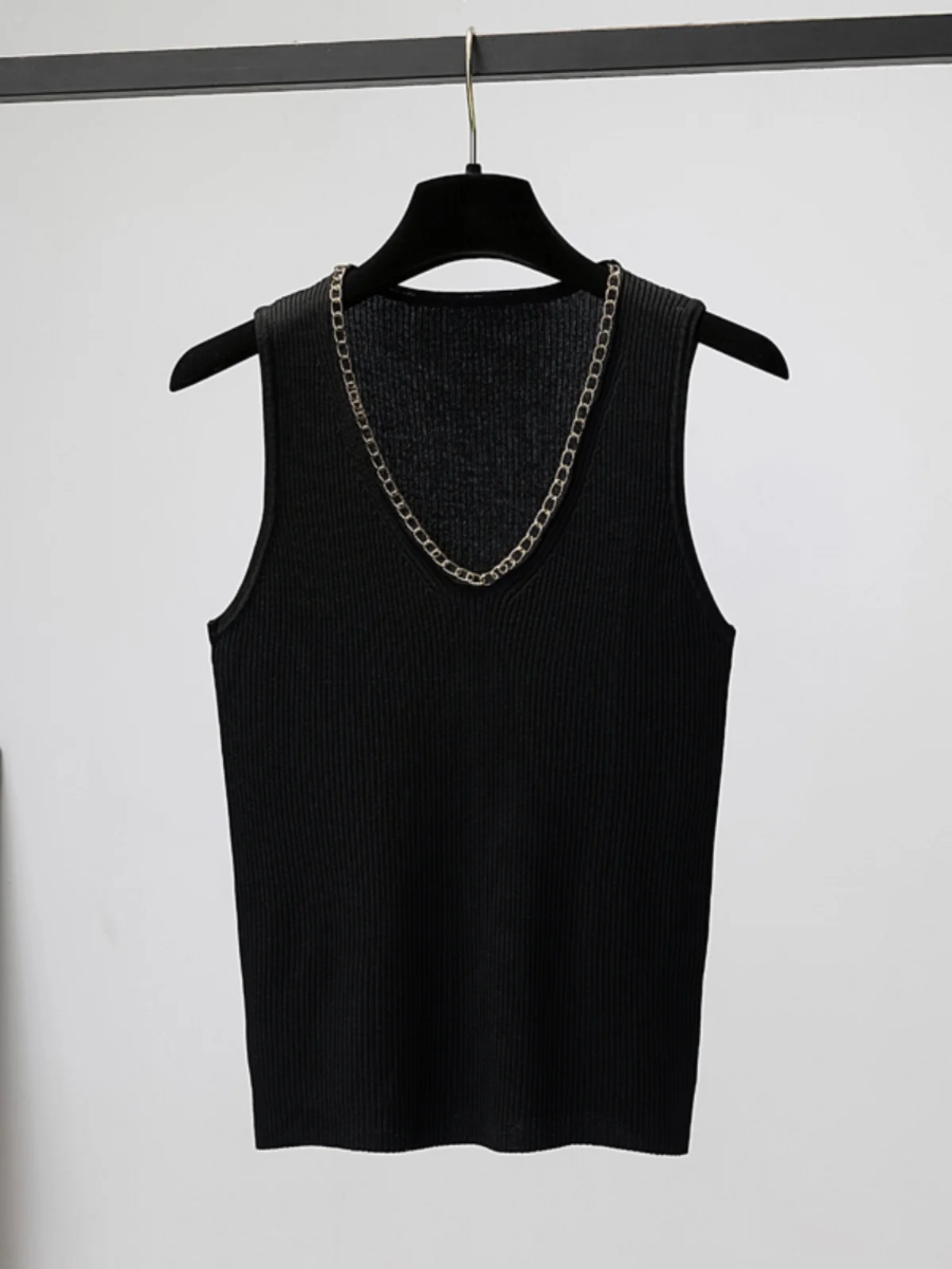 プラスサイズの女性の V ネックストラップタンクトップ痩身夏ファッショナブルなインナーウェアスベル小さいサイズのトップ韓国 Sle