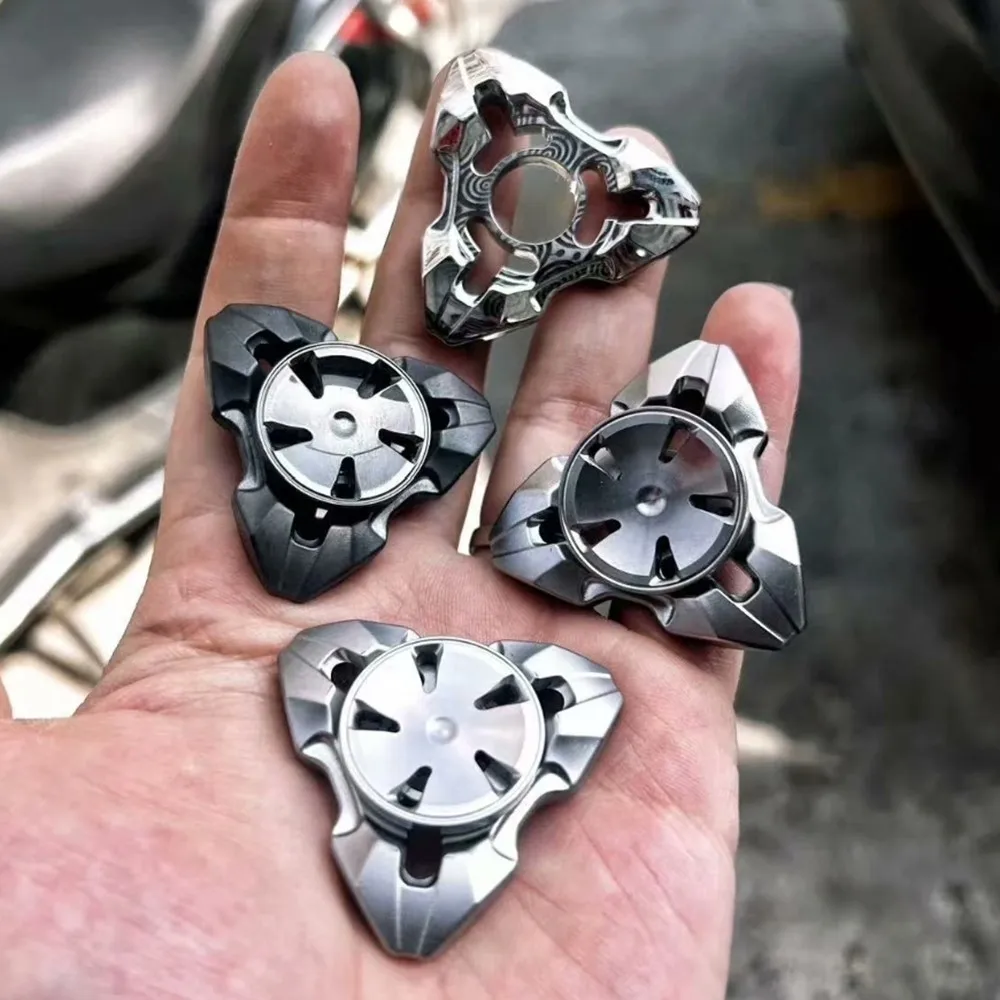 NOVO Studio Lambo Mini Fidget Spinner à trois lames, jouet anti-Stress, jouets gyroscopiques pour adultes, accessoires de bureau