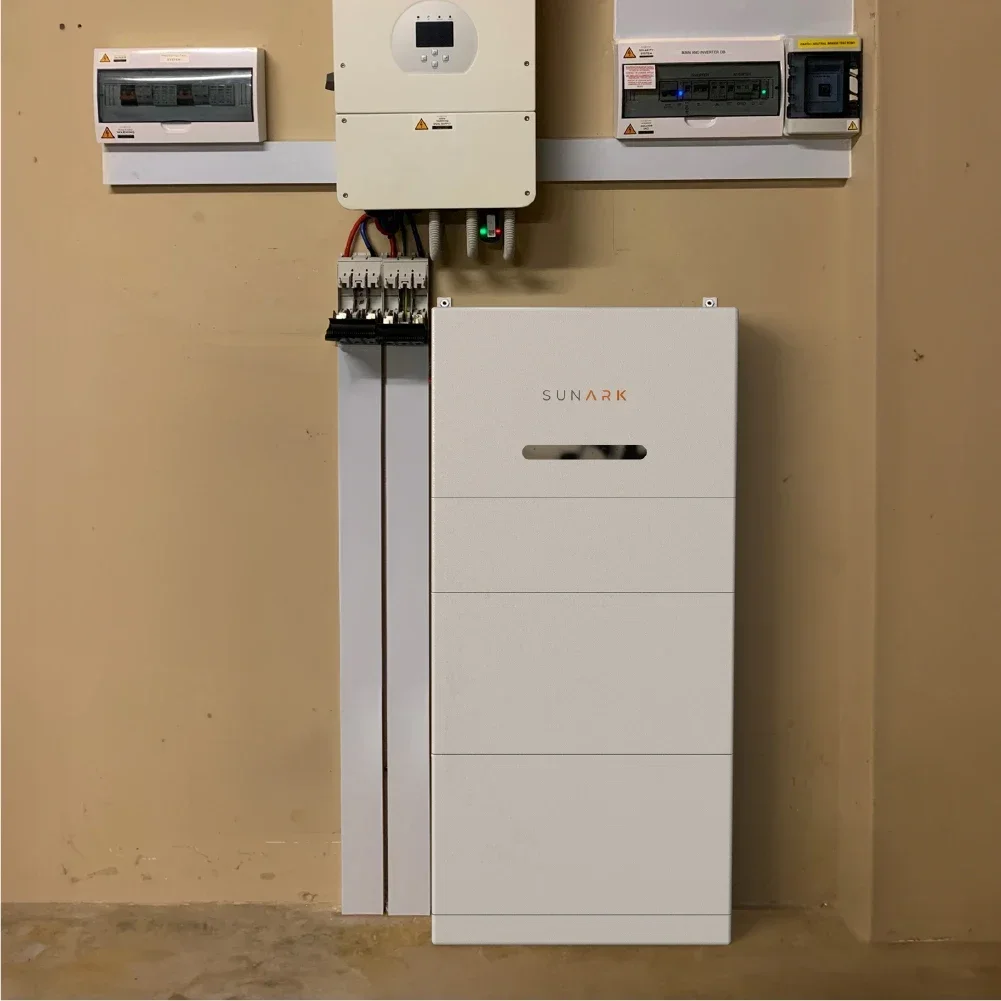Inversor todo en uno y batería de litio 3kW 5kW 10kW 15Kw inversor de energía Solar híbrido apilable batería Lifepo4 para el hogar