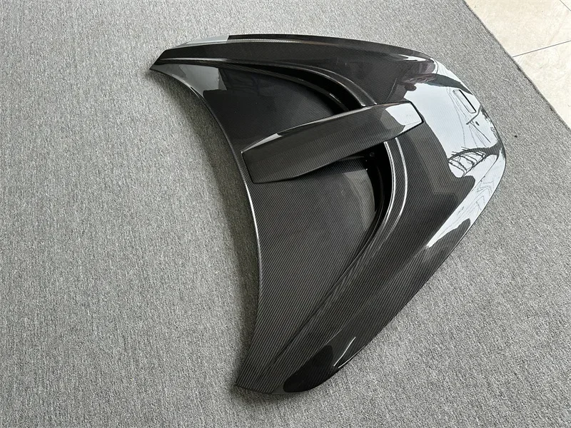 

Капот двигателя Novitec Style из сухого карбона для McLaren 720S
