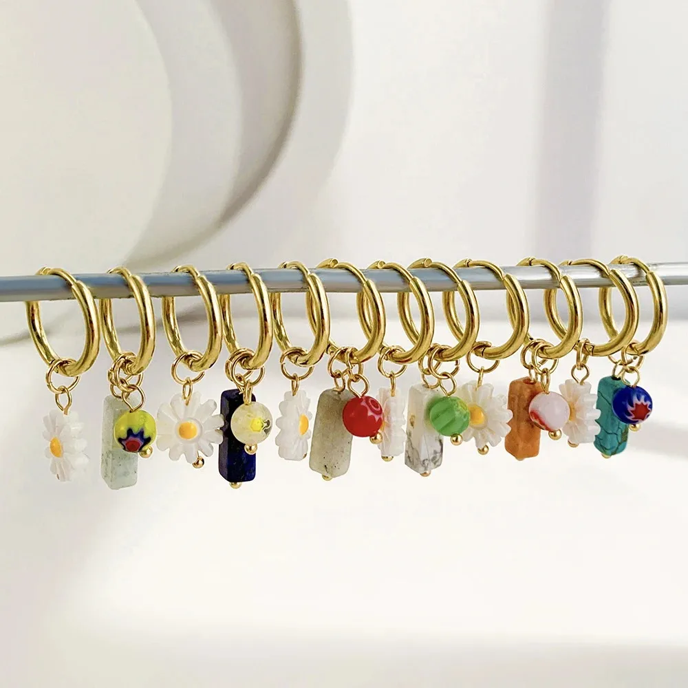 Bohemian Handmade Natural Stone Beads Hoop Brincos para Mulheres, Cor Dourada, Círculo de Aço Inoxidável, Huggie Hoops, Jóias