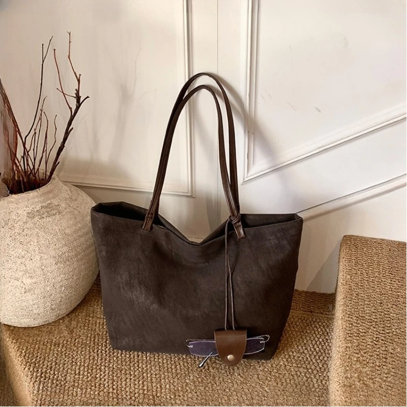 

Women Large Capacity Shoulder Bag Winter Retro Soft Tote Bag Luxury Designer New Trend Female Handbags