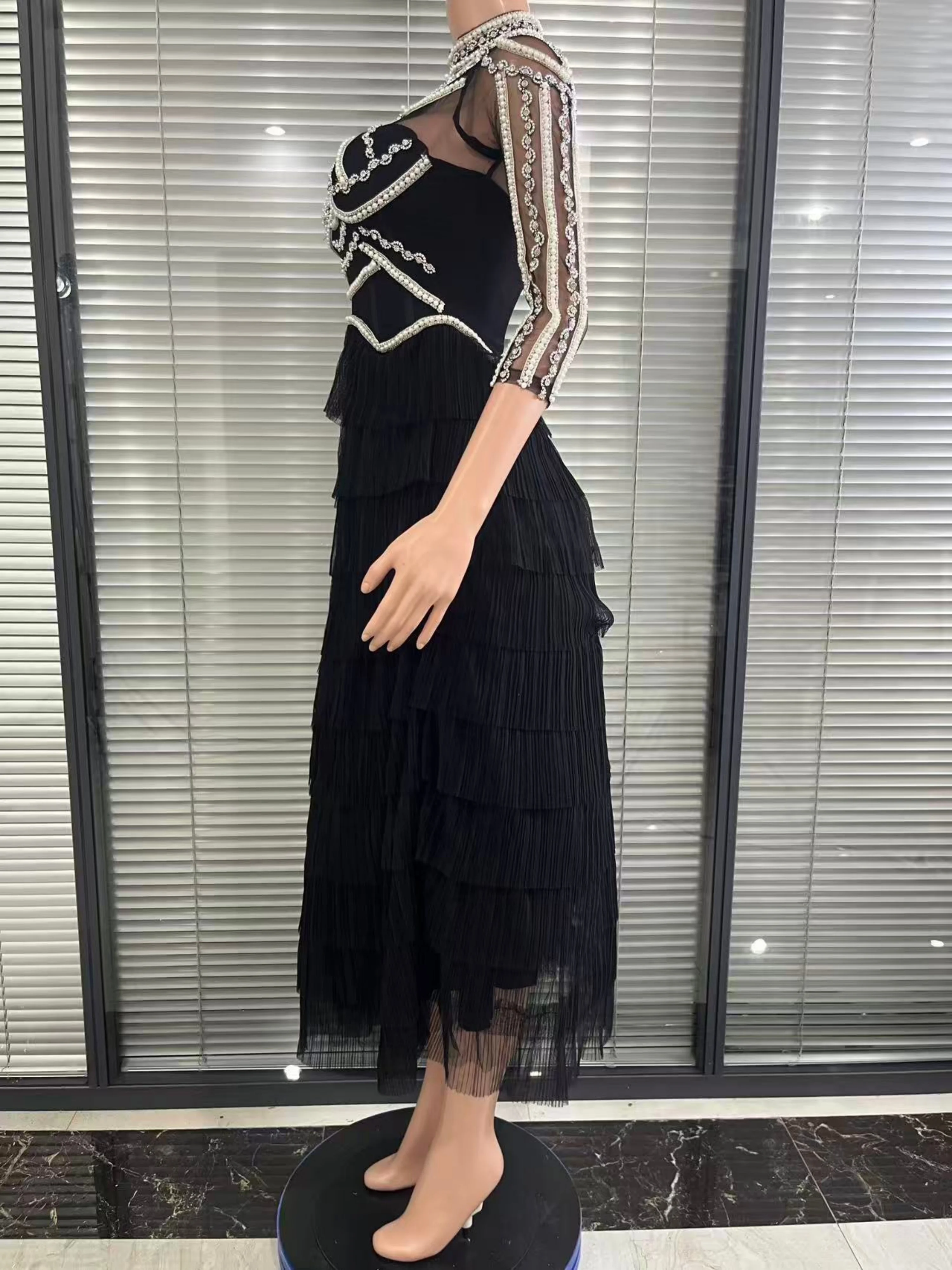 ชุดเดรสยาวสีดำสำหรับผู้หญิง ดีไซน์หรูหราสำหรับฤดูใบไม้ร่วง ประดับด้วยลูกปัดระยิบระยับ กระโปรงแบบเลเยอร์ เหมาะสำหรับงานพรอม งานแต่งงาน งานเลี้ยงอาหารค่ำแบบเป็นทางการ