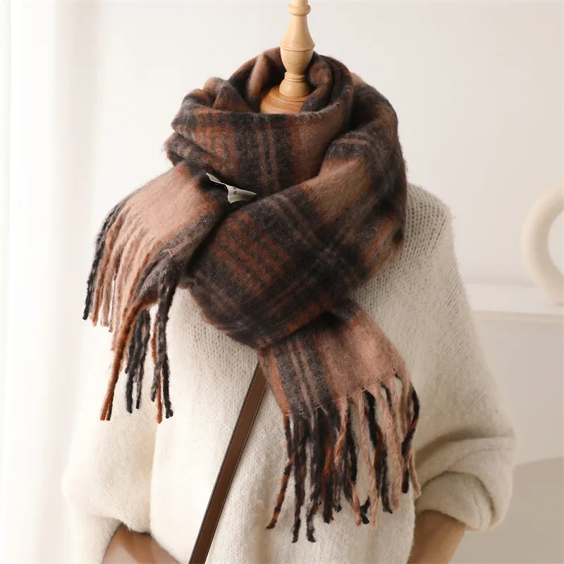 Winter Scarf Women Luxury Autumn Winter Cashmere Scarf Thickened Warm Shawl Classic Tassel Fluffy Scarf Soft Retro Shawl Bufanda