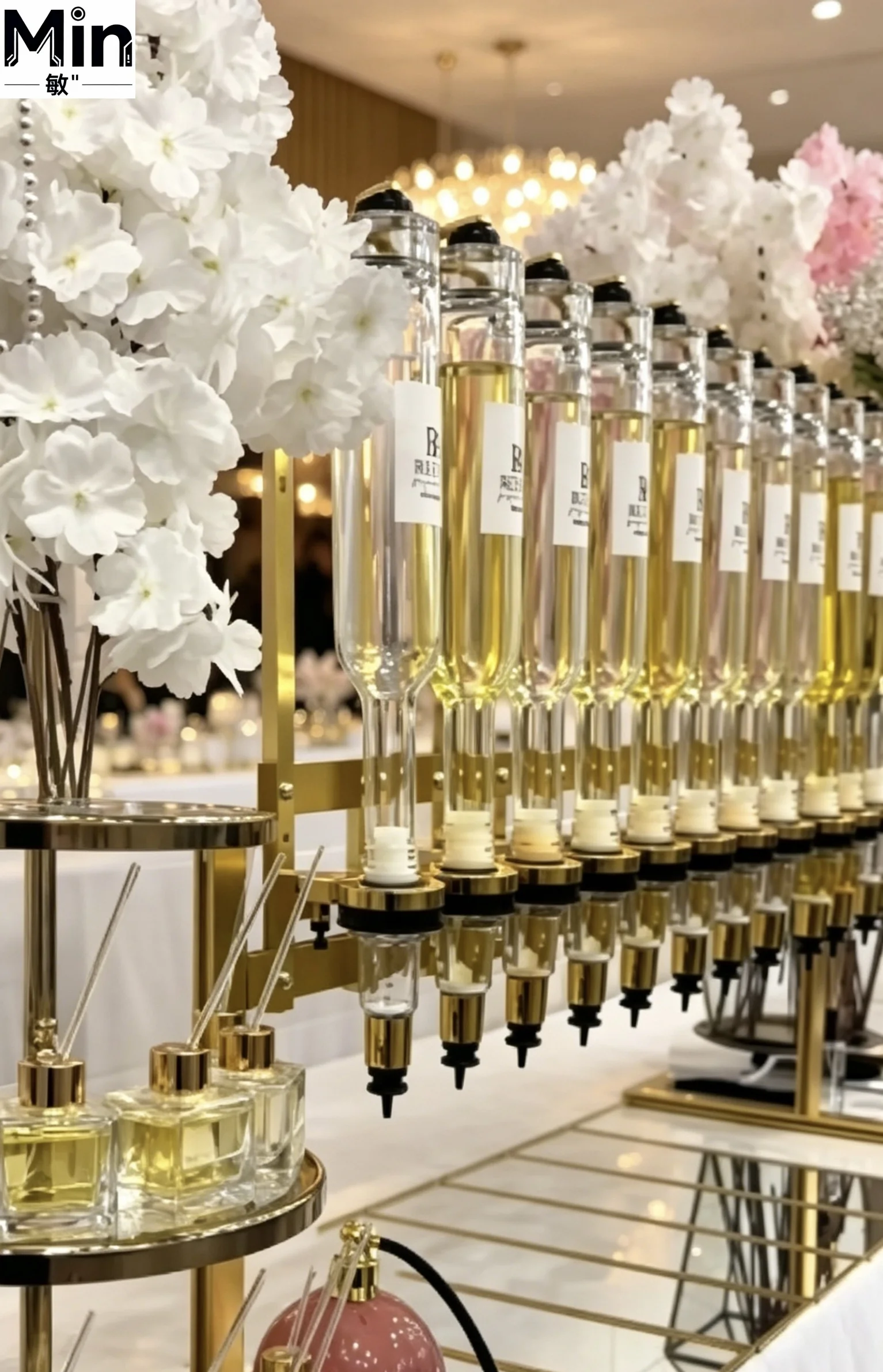 Newly Designed Movable Counter 12 Bottles Gold Perfume Bar Dispenser Filling Machine for Wedding Event Perfume Dispensing