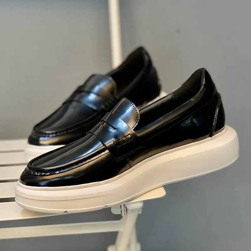 JINIWU 2026 Autumn Winter Casual Board Shoes Black White Loafers Cow Leather Fashion Thick Sole Men Shoes