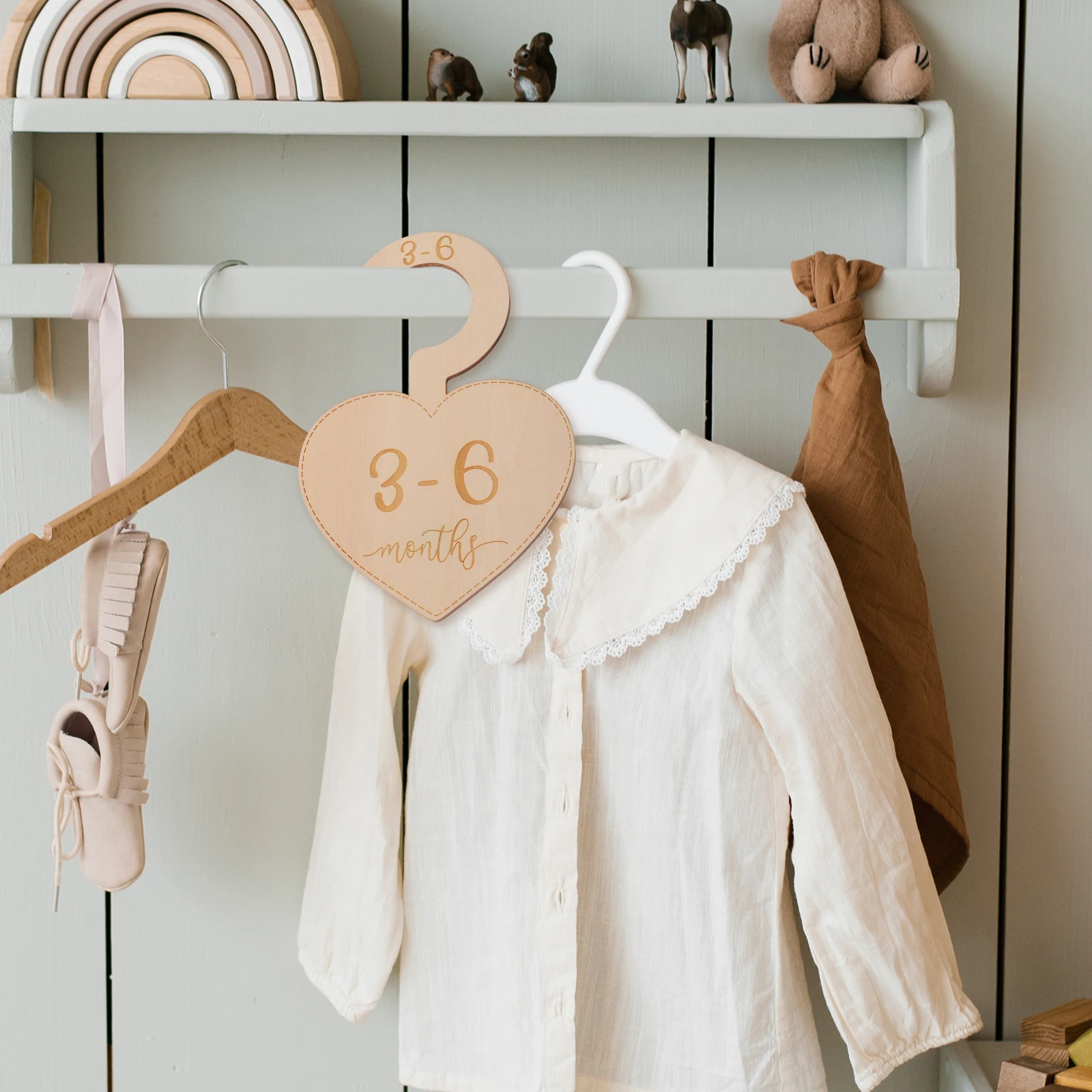 

7pcs Wood Baby Wardrobe Dividers Toddler Hanger Closet Divider Newborn Infant Clothes Size Organizer Nursery Storage
