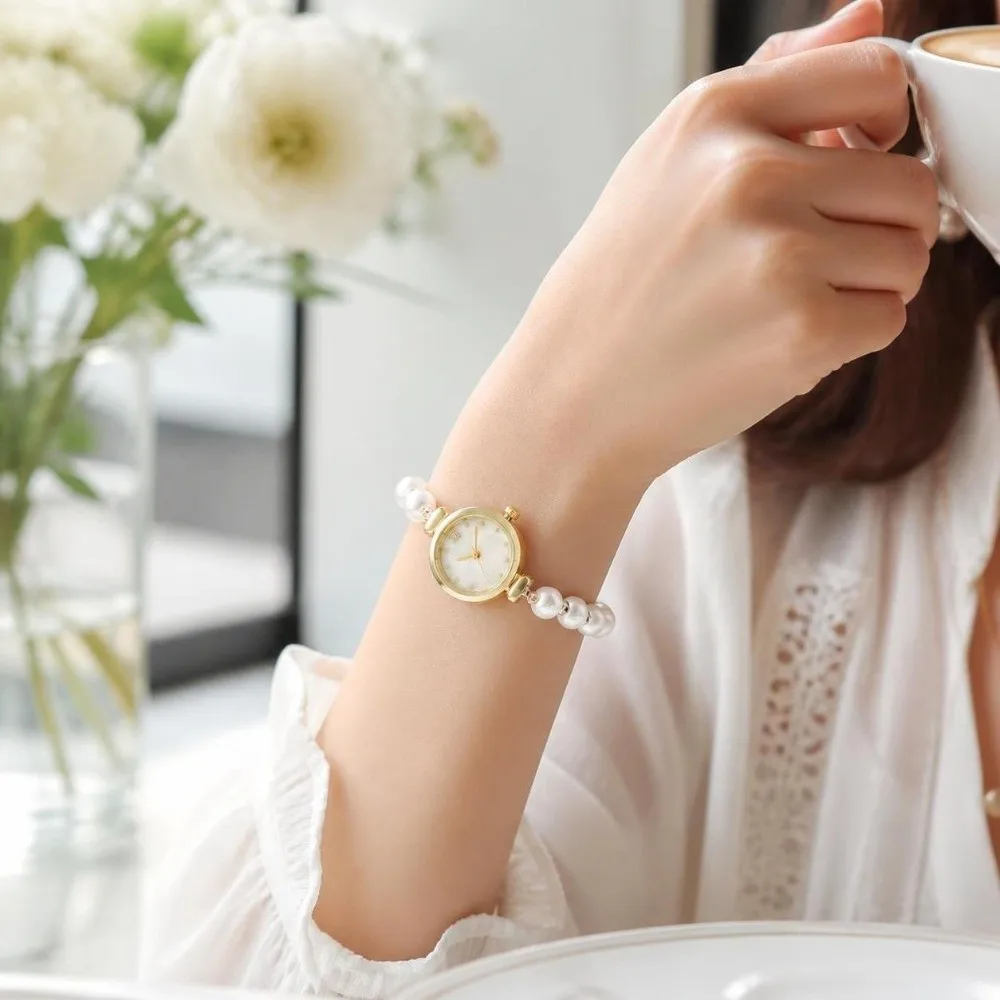 Round Dial Pearl Bracelet Watch Adjustable Drawstring Chain Elegant Women Quartz Watch Delicate Roman Numeral Small Dial Watch