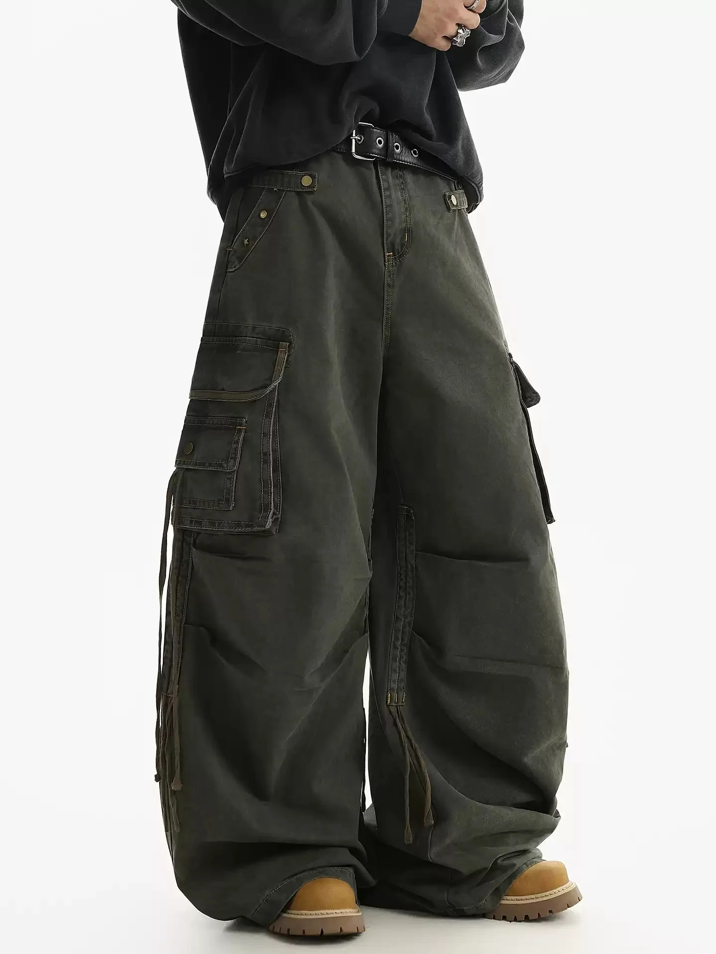 Fashionable Retro Pleated Pocket Rivet Design Cargo Pants For Man Daily Casual New Style Hip Hop Loose Wide Leg Pants