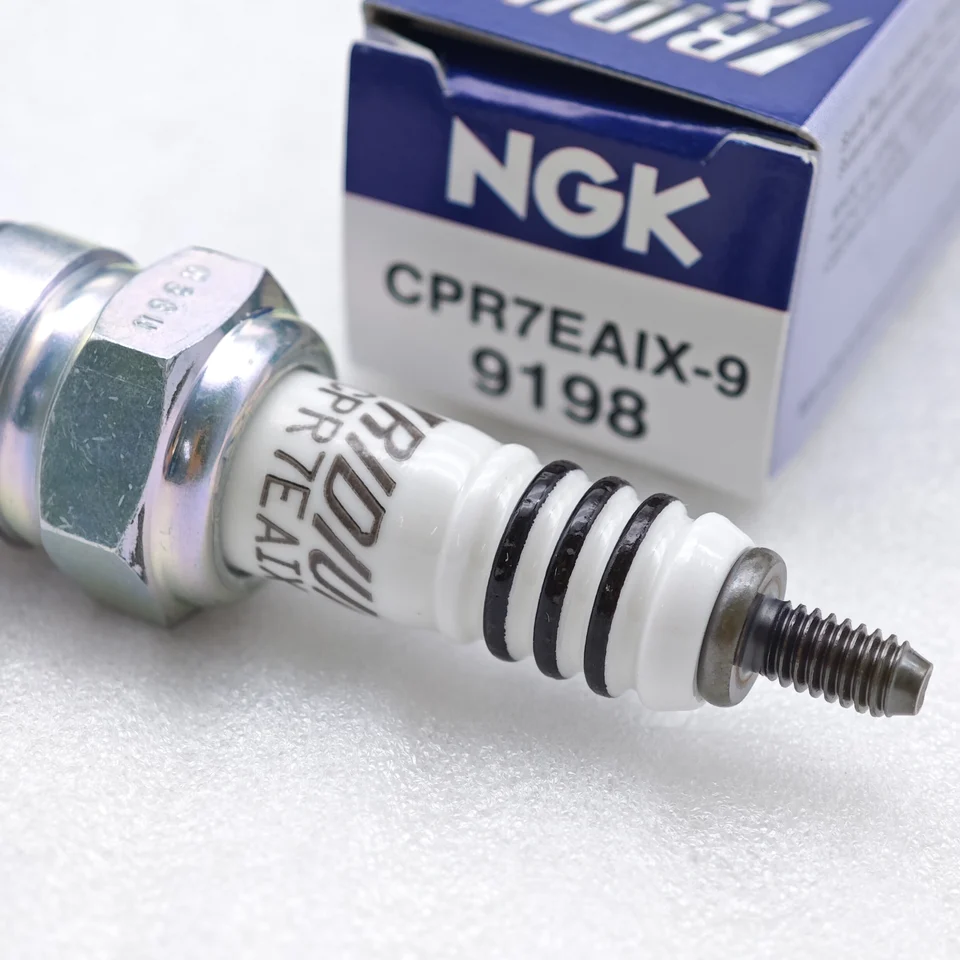 1pcs Original NGK Iridium Spark Plug CPR7EAIX-9 9198 is applicable