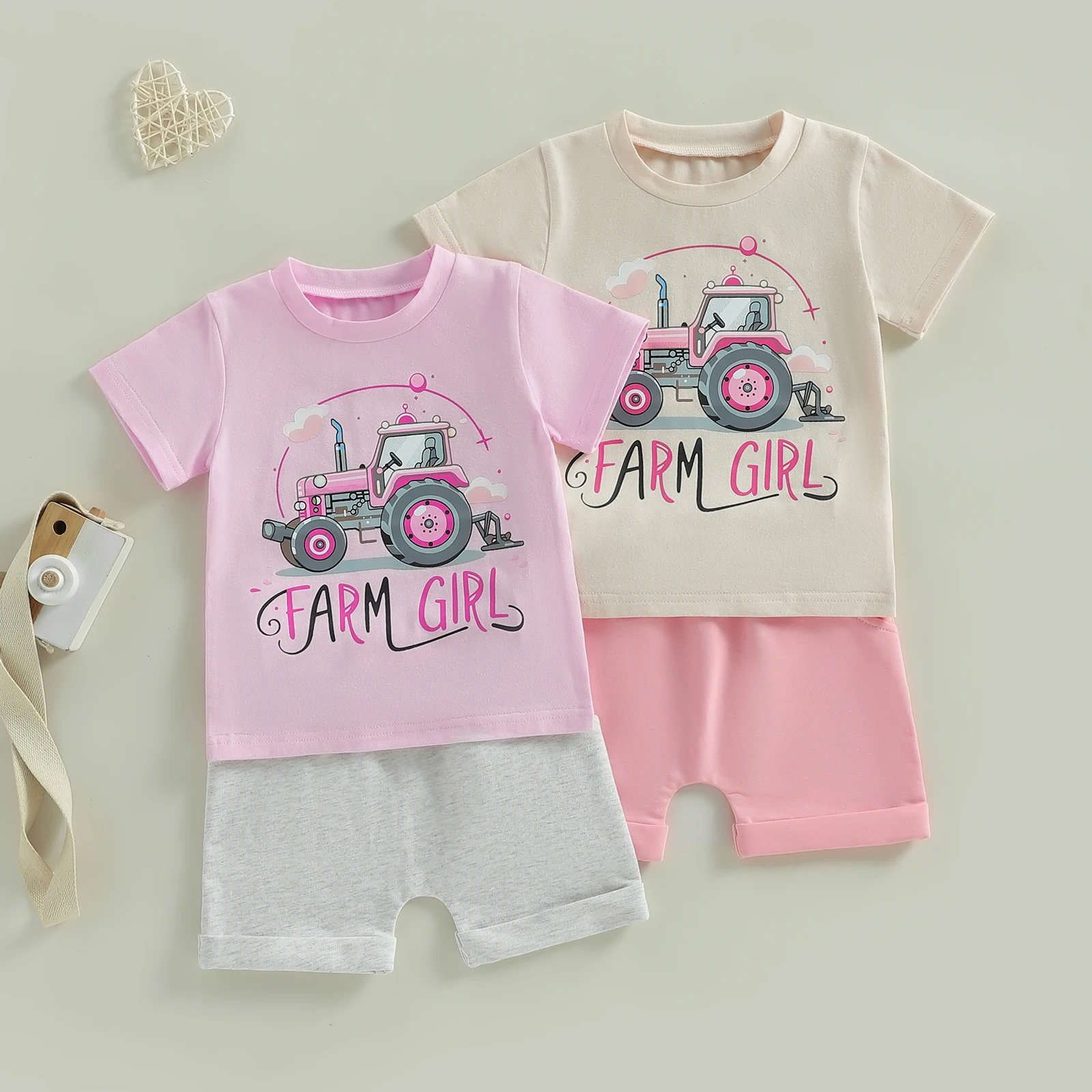 

Детский летний наряд для маленьких девочек 2026 г., повседневная одежда, топы и шорты с круглым вырезом и буквенным принтом, комплект из 2 предметов