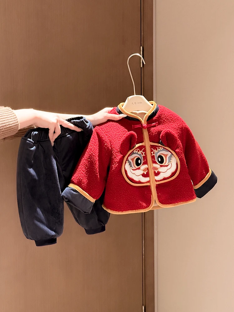 completo-invernale-per-neonato-set-da-due-pezzi-per-celebrazione-nuovo-cappello-e-body-a-punta-con-maglietta-cinese-per-ragazzi-di-3-2-mesi