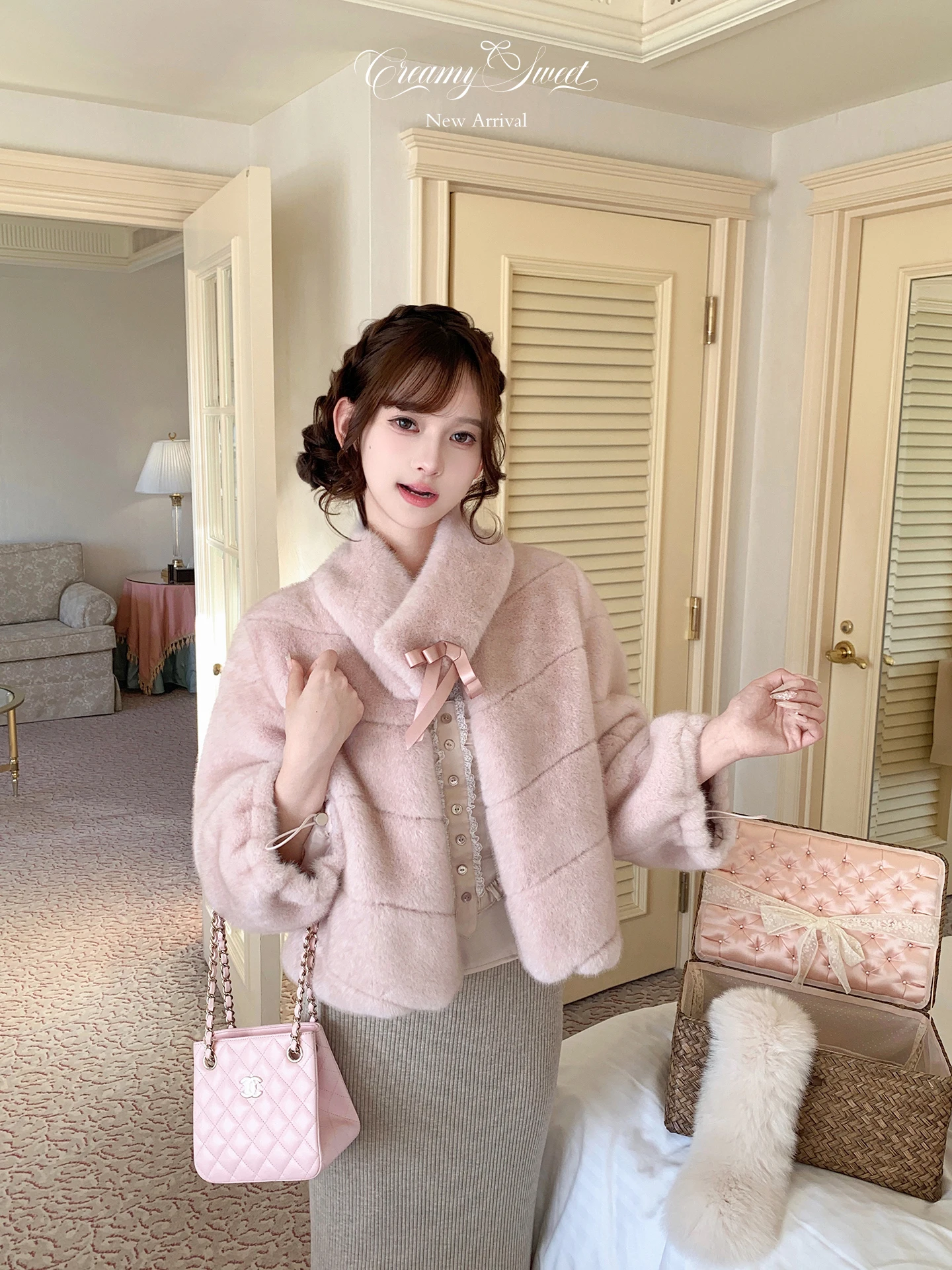 

Eco-Friendly Short Fur Coat Women's Autumn Winter Warmth Pure Color Detachable Design Creamy Sweet Mousse Birthplace Leather