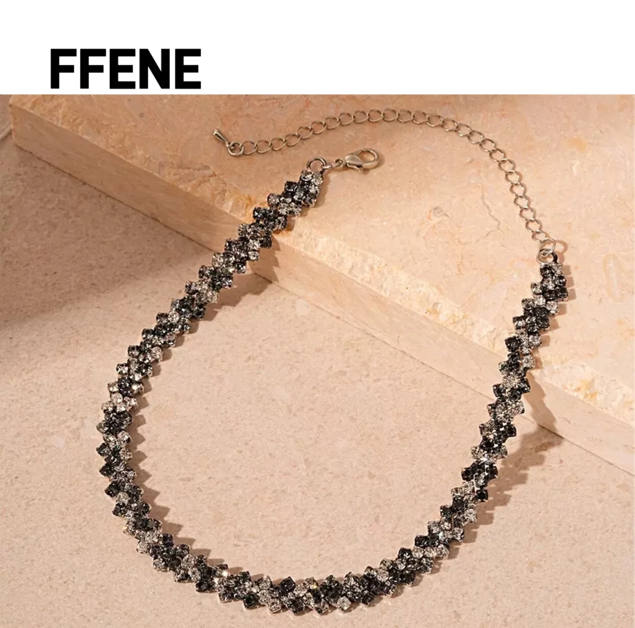 

Fashion hot sale exquisite square diamond-embedded patchwork necklace luxurious clavicle chain design sense jewelry women's high