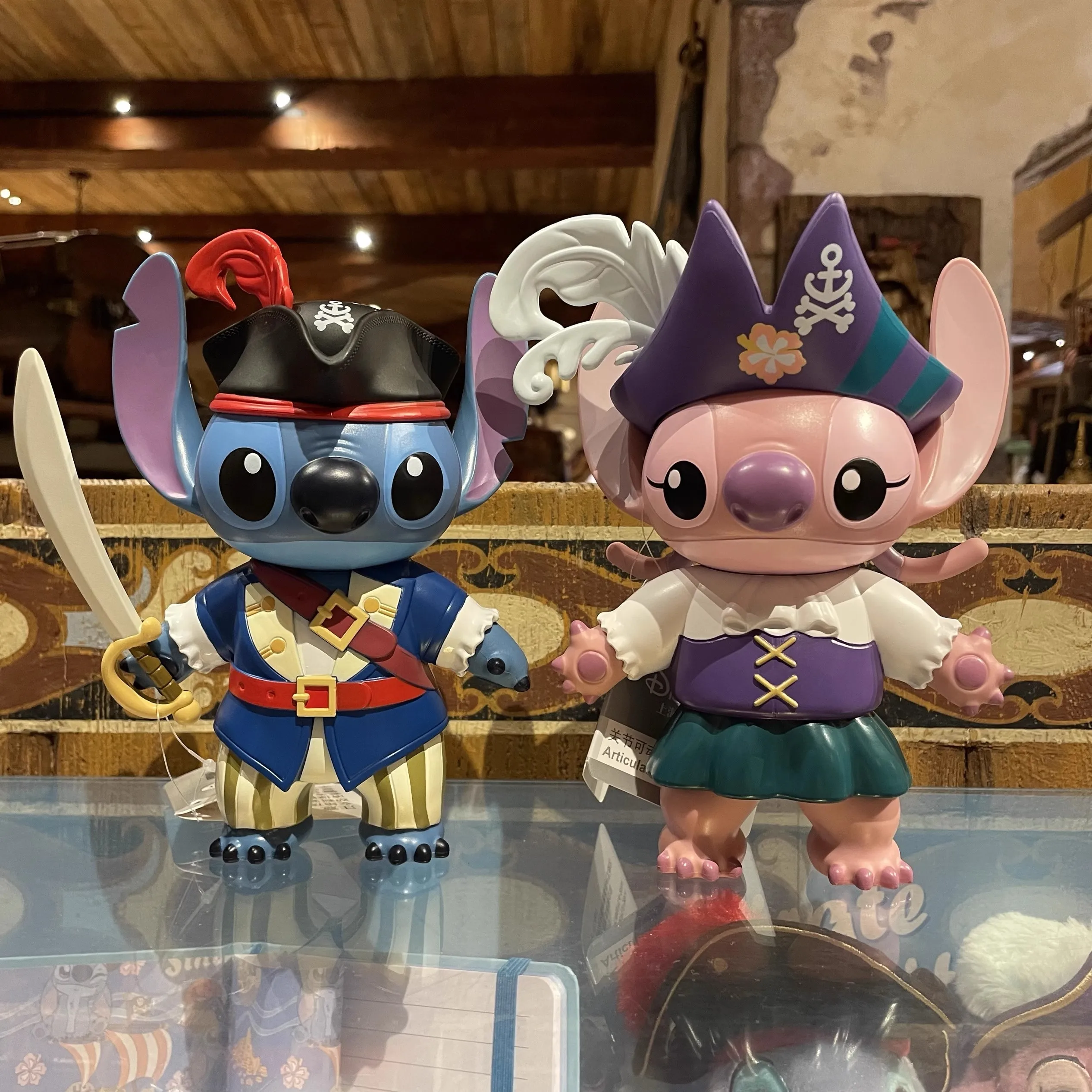 상하이 디즈니랜드 해적 스티치 천사 액션 피규어 PVC 장난감 어린이 생일 선물 기념품