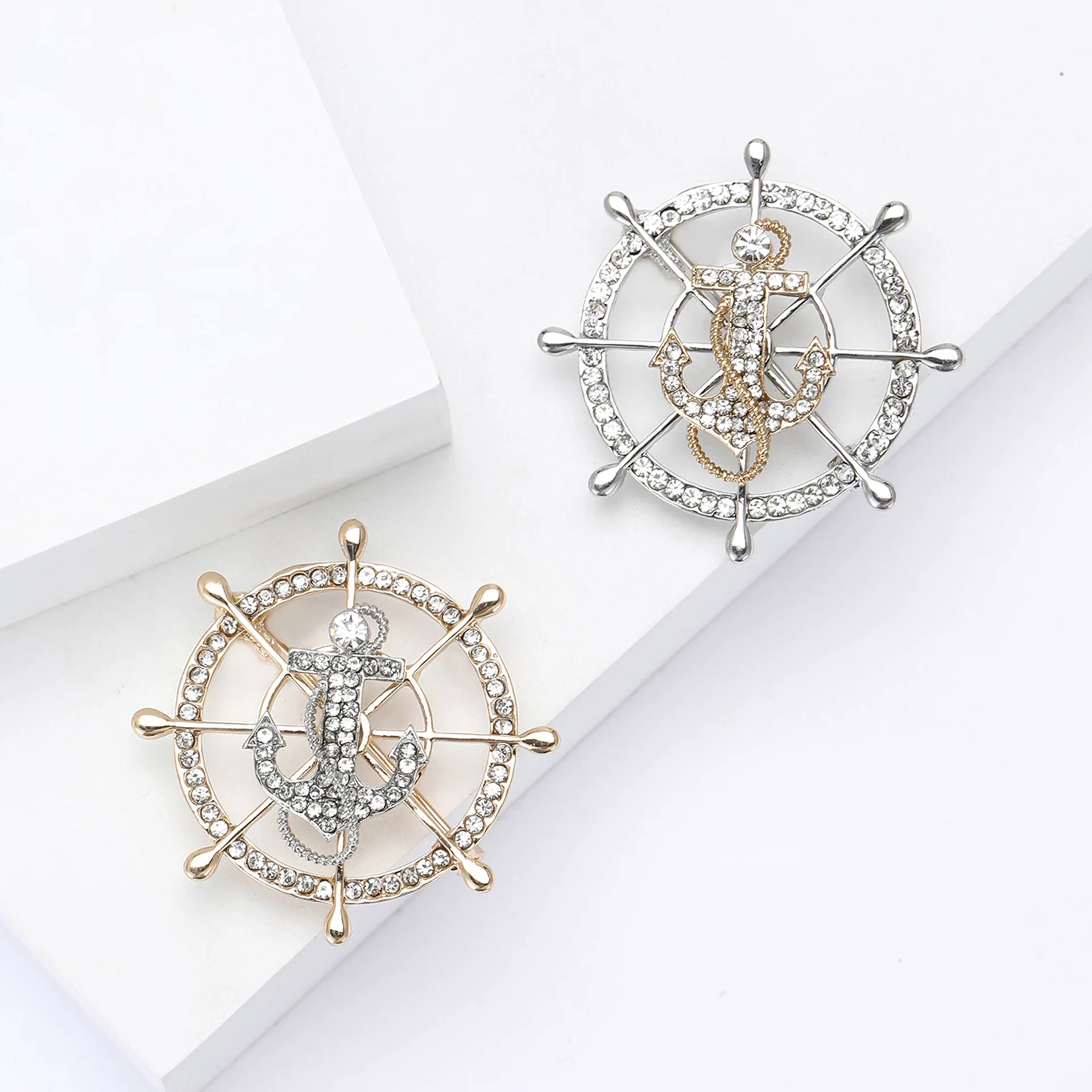 European and American creative alloy full drill rudder anchor brooch naval style exquisite men's clothing brooches jewelry