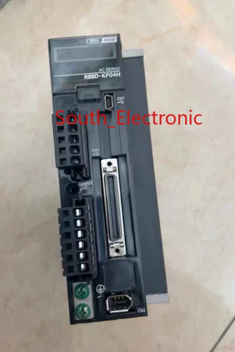 R88D-KP04H-Z    servo driver ,  In good working condition, free shipping