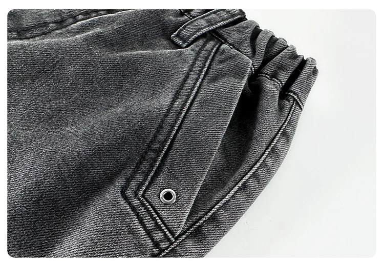 Frühlings- und Herbst-Kinderjeans in Schwarz, lockere gerade Hosen für Jungen, weite Denim-Hosen für Teenager. – Detail 11