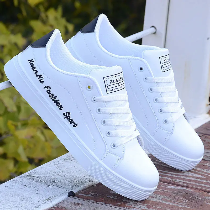 

Summer New Men's Casual Shoes Fashion Men's Sneakers Light Shoes Men's Tennis Sneakers White Soft Sneakers Men