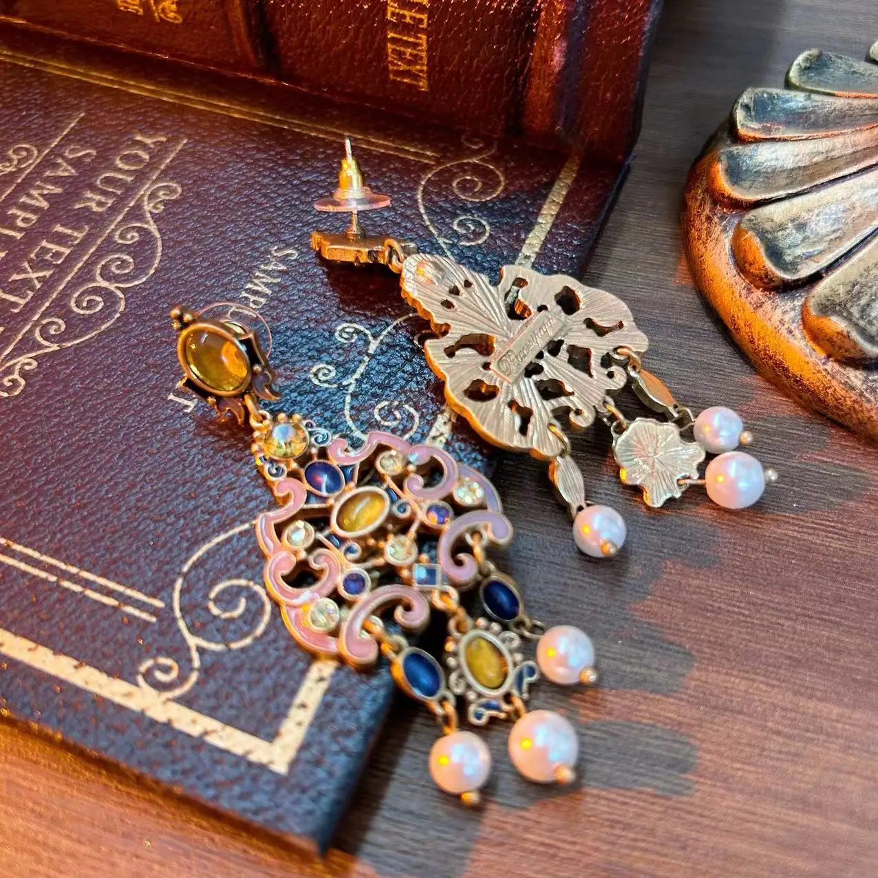European and American vintage fringe pearl hollow earrings