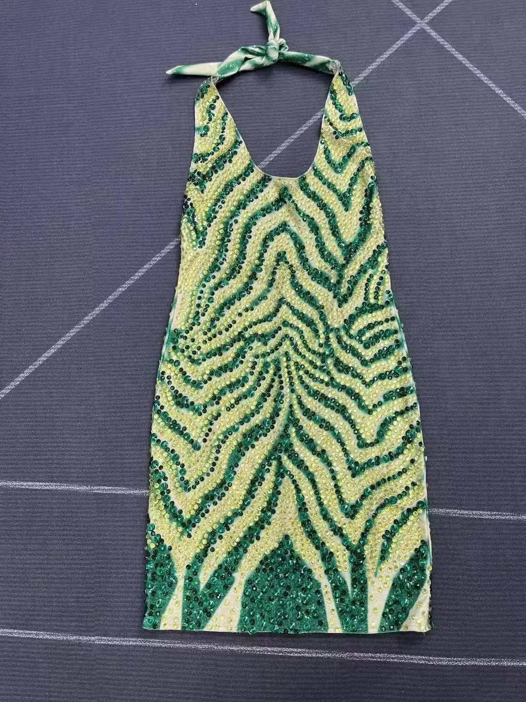 Seksowna świecąca bandażowa sukienka z kryształkami bez pleców dla kobiet Urodziny Świętuj wieczorowy strój Codzienna podróż Kostium sceniczny