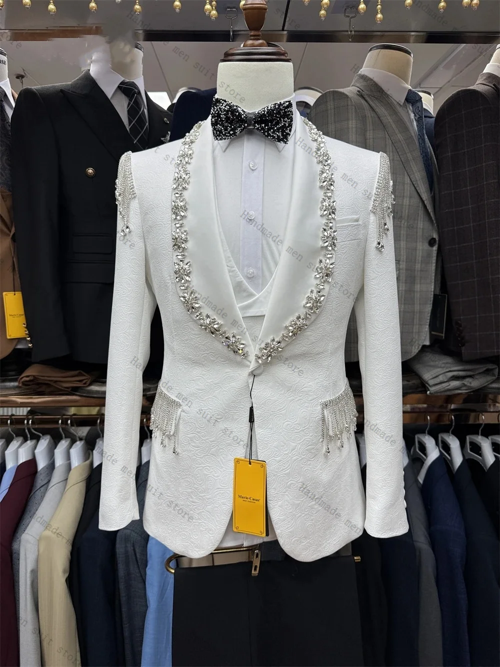 

Jacquard Men Suits 2 Piece White Blazer+Black Pants Crystals Luxury Wedding Tuxedo Coat Customized Formal Office Jacket Trousers