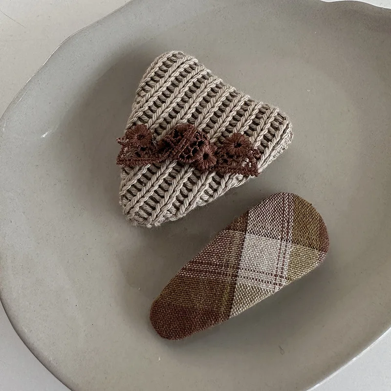 New Korean Children\'s Autumn Wool Triangle BB Clip Girls\' Fabric Knitted Plaid Water Drop Barrettes Side Clip Headwear