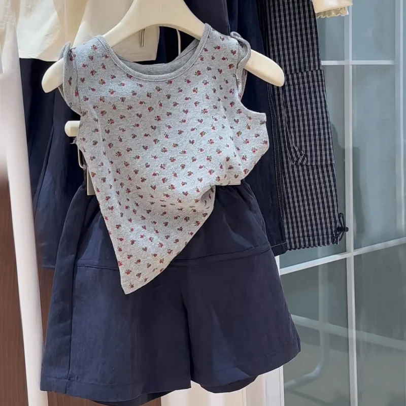 

Korean-style girls' floral tank top2026New stylish and cute forest-themed doll shirt and casual wide-leg pants set for children
